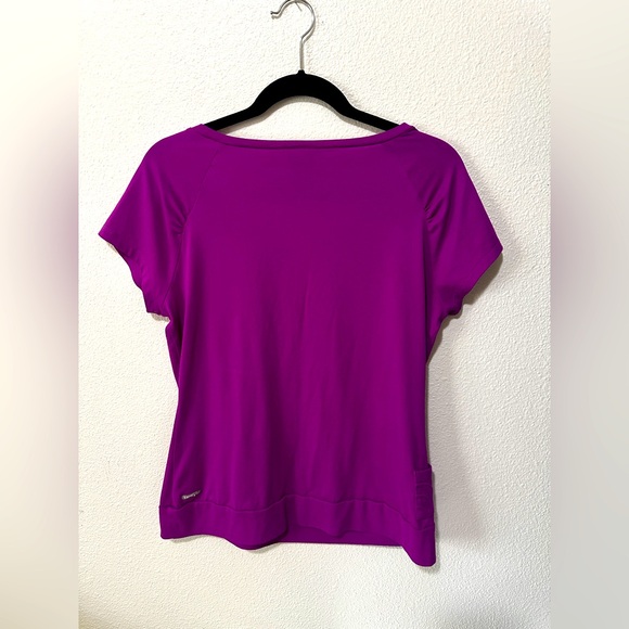 The North Face Vapor Wick Banded Bottom Top - Picture 2 of 8